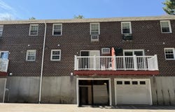 79 Oakridge Dr., Londonderry, NH 03053