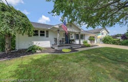 912 Hilltop Drive, Jessup, PA 18434