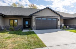 2420 Rolling Creek, Dubuque, IA 52003