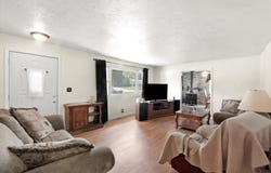 2425 LOCKNER Boulevard, Joliet, IL 60431