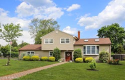 2 Nassau Place, Middletown, NJ 07748
