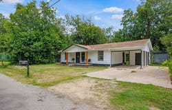 404 Hosack ST, Taylor, TX 76574