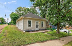 208 Swan Street, Le Sueur, MN 56058