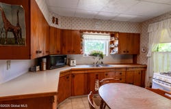 208 E 4th Avenue, Johnstown, NY 12095