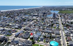 210 N Surrey Ave, Ventnor Heights, NJ 08406
