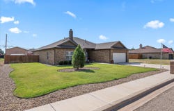 2035 Harvard Drive, Levelland, TX 79336