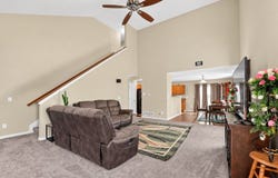 218 Shaleridge Dr, Pataskala, OH 43062