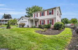 18 DOUGLAS COURT, CARLISLE, PA 17013