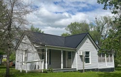 103 E 4th St, Laredo, MO 64652