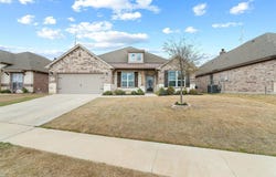 1541 Stanchion Way, Weatherford, TX 76087