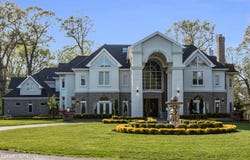 23 Sheraton Lane, Rumson, NJ 07760