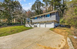 102 Canterbury Rd, Oak Ridge, TN 37830