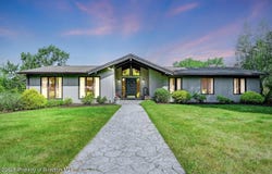102 Old Windmill Road, Waverly Twp, PA 18411