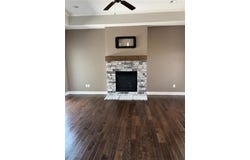 15653 Lakeside Drive, Basehor, KS 66007