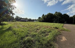 801 SE Avenue C, Idabel, OK 74745