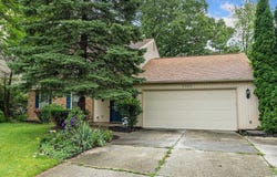 7702 Sunderland Drive, Fort Wayne, IN 46835-1246