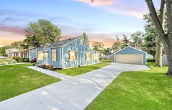 102 E Dallas Avenue, Madison Heights, MI 48071