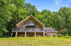 111 Golf Hill Lane, LaFollette, TN 37766