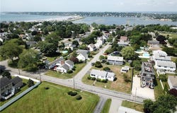 117 Wolcott Avenue, Middletown, RI 02842
