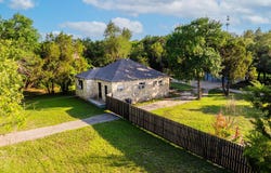 1401 High Chaparral DR, Leander, TX 78641