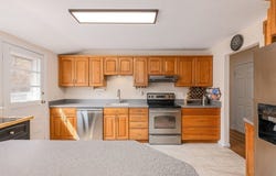 44 Temi Rd, Holliston, MA 01746
