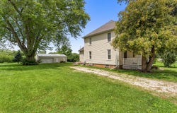 128 Butzer Street, Hillsdale, IL 61257