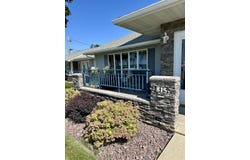 815 E Lakeshore DR, Storm Lake, IA 50588