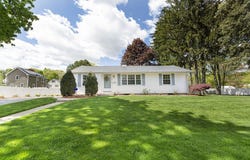 70 Trinity Ave, Worcester, MA 01605
