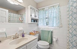 200 Sherwood Dr, Laurens, SC 29360