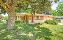 409 LYNNE, BELVIDERE, IL 61008