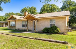 21 N CR 235, Gonzales, TX 78629