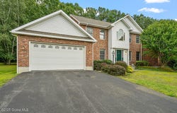 21 Presidential Drive, Kinderhook, NY 12106