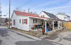 414 E 2nd Street, Augusta, KY 41002