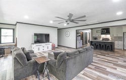 21596 Private Drive 8496, Newburg, MO 65550