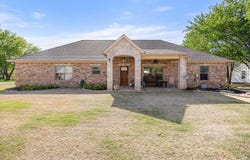 904 Janis Street, Granbury, TX 76049