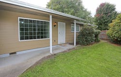 1158 S 39TH St, Springfield, OR 97478
