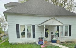 109 S 6th St, Elsberry, MO 63343