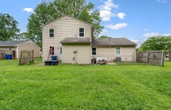 2708 Debbie Drive, Bowling Green, KY 42104