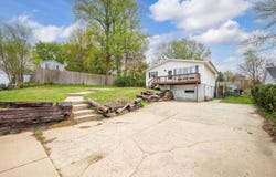 3742 School Street, Bridgman, MI 49106