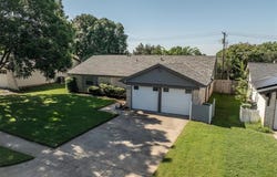 808 Ridge Drive, Bedford, TX 76021