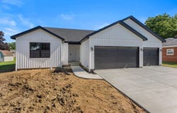 202 W Evergreen Drive, St. Joseph, IL 61873