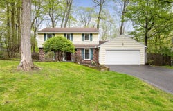 40 Clarkes Crossing, Perinton, NY 14450