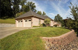 13 Keeneland Lane, Hurricane, WV 25526