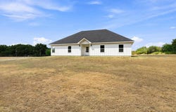1350 County Road 4040, Ector, TX 75479