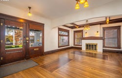 990 W 7TH Ave, Eugene, OR 97402