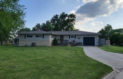 2402 Sunset Drive, Belleville, KS 66935