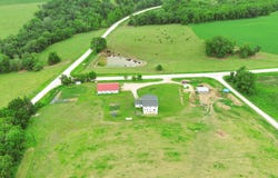1128 Makee Dr, Waukon, IA 52172