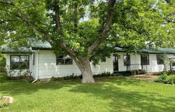 506 Avenue C, Carbon, TX 76435