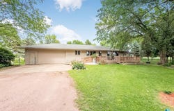 26470 484th Ave, Valley Springs, SD 57068