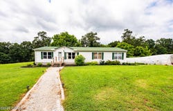 875 Lindsey Road, Parsons, TN 38363